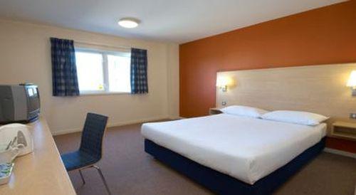 Holiday Inn Express Manchester Airport Ringway Exterior foto